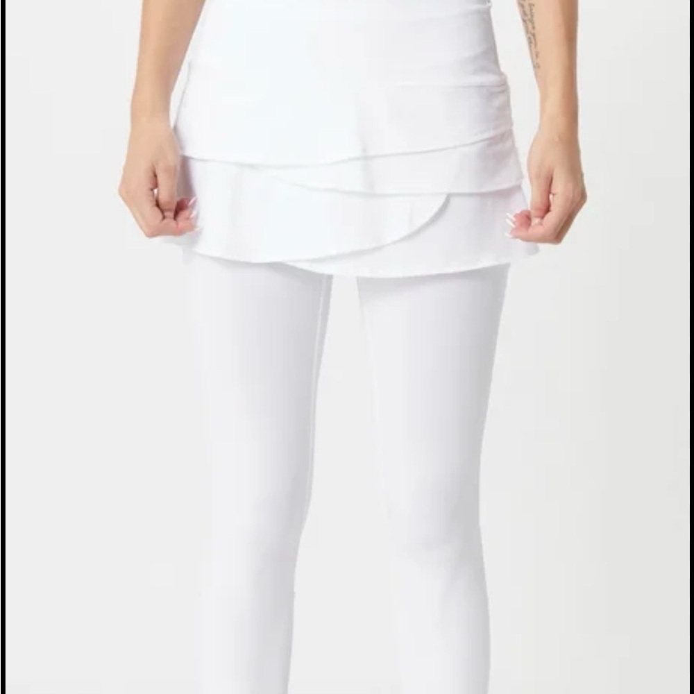 NWT Lucky in Love Women's Scallop Skirt Capri White Size Small - Picture 7 of 10
